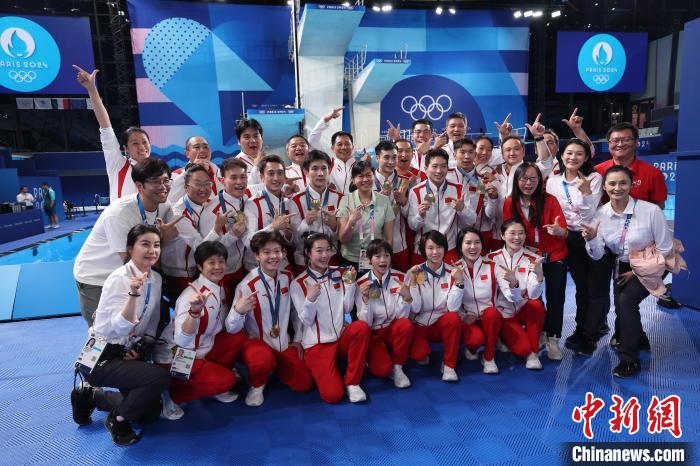 巴黎奥运曹缘夺金,梦之队首次包揽跳水8金,创