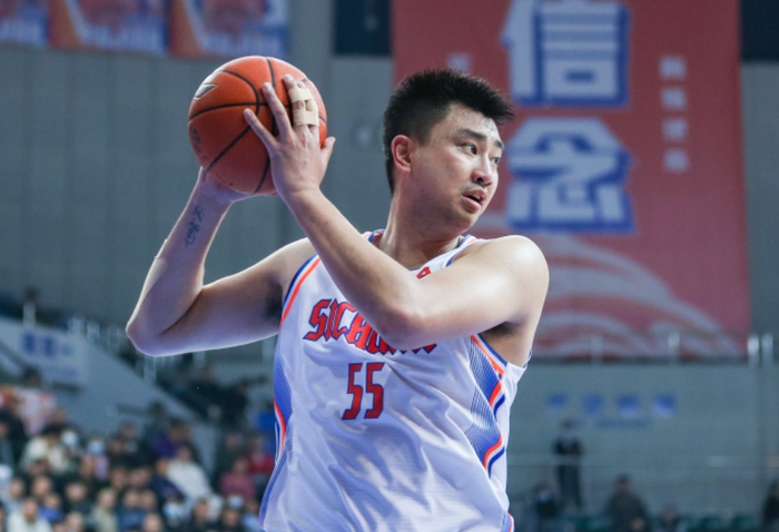 广厦签约苏若禹补强内线 筹备季后赛阵容调整