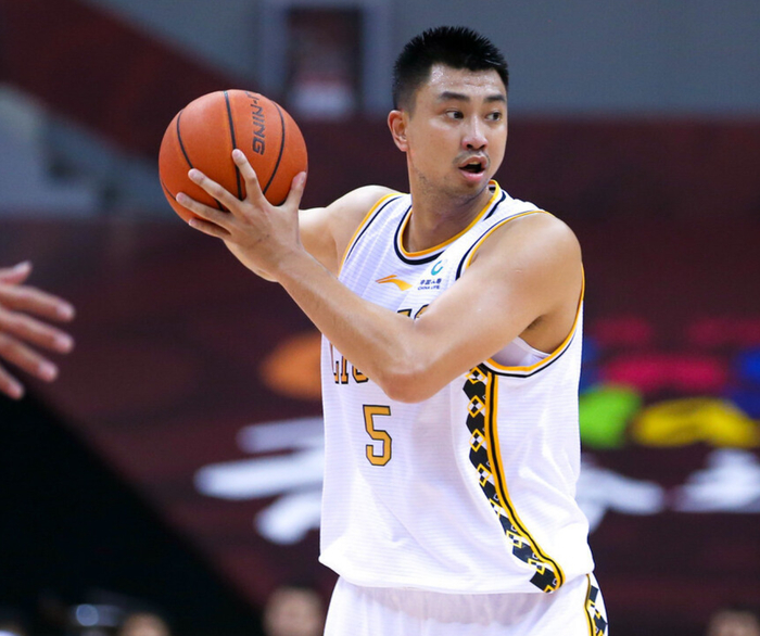 广厦签约苏若禹补强内线 筹备季后赛阵容调整