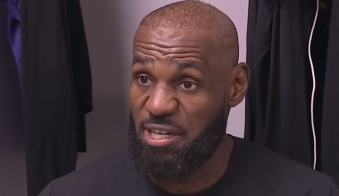 詹姆斯背靠背三双助湖人客场胜热火 41岁仍显老