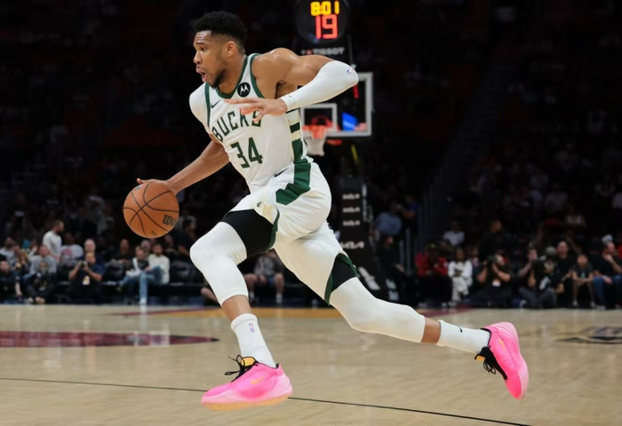 雄鹿队核心球员赛季报销 字母哥复出背后利益纠